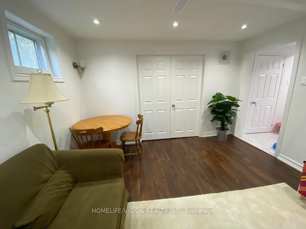 Lower-179 Angus Drive, Toronto, ON, photo 2