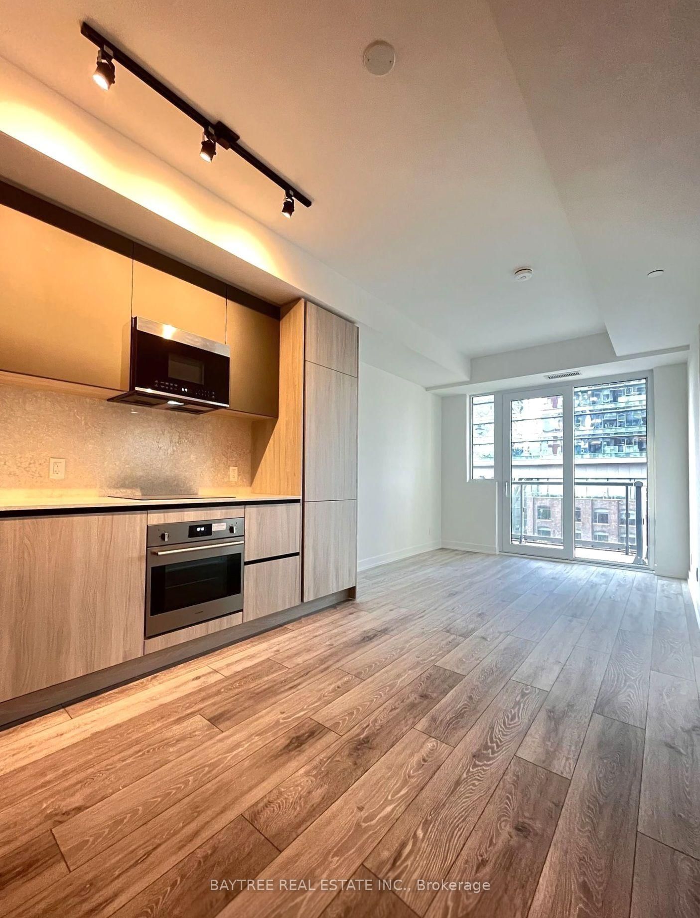 601-108 Peter Street, Toronto, ON