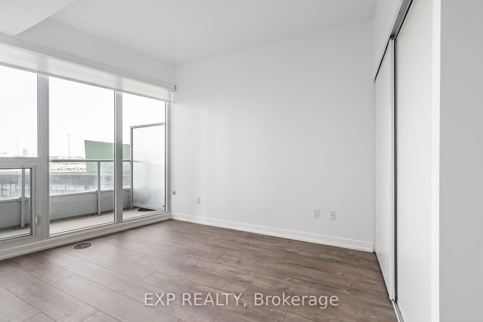 206-115 Mcmahon Drive, Toronto, ON, photo 4