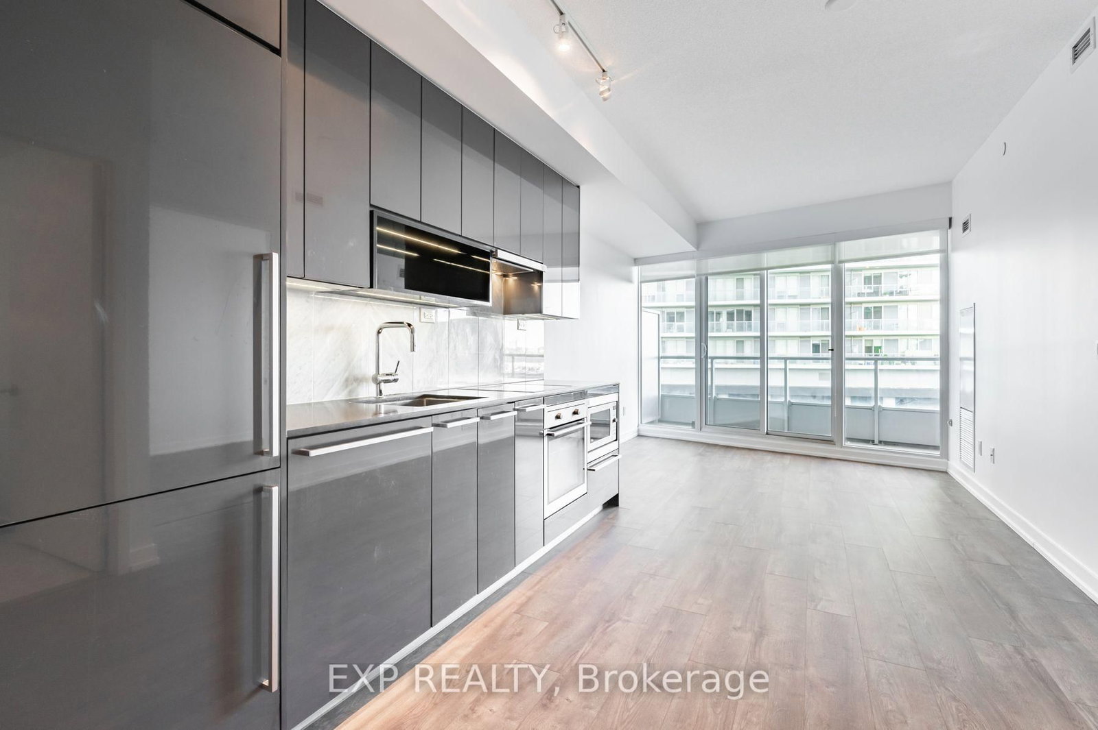 206-115 Mcmahon Drive, Toronto, ON, photo 5