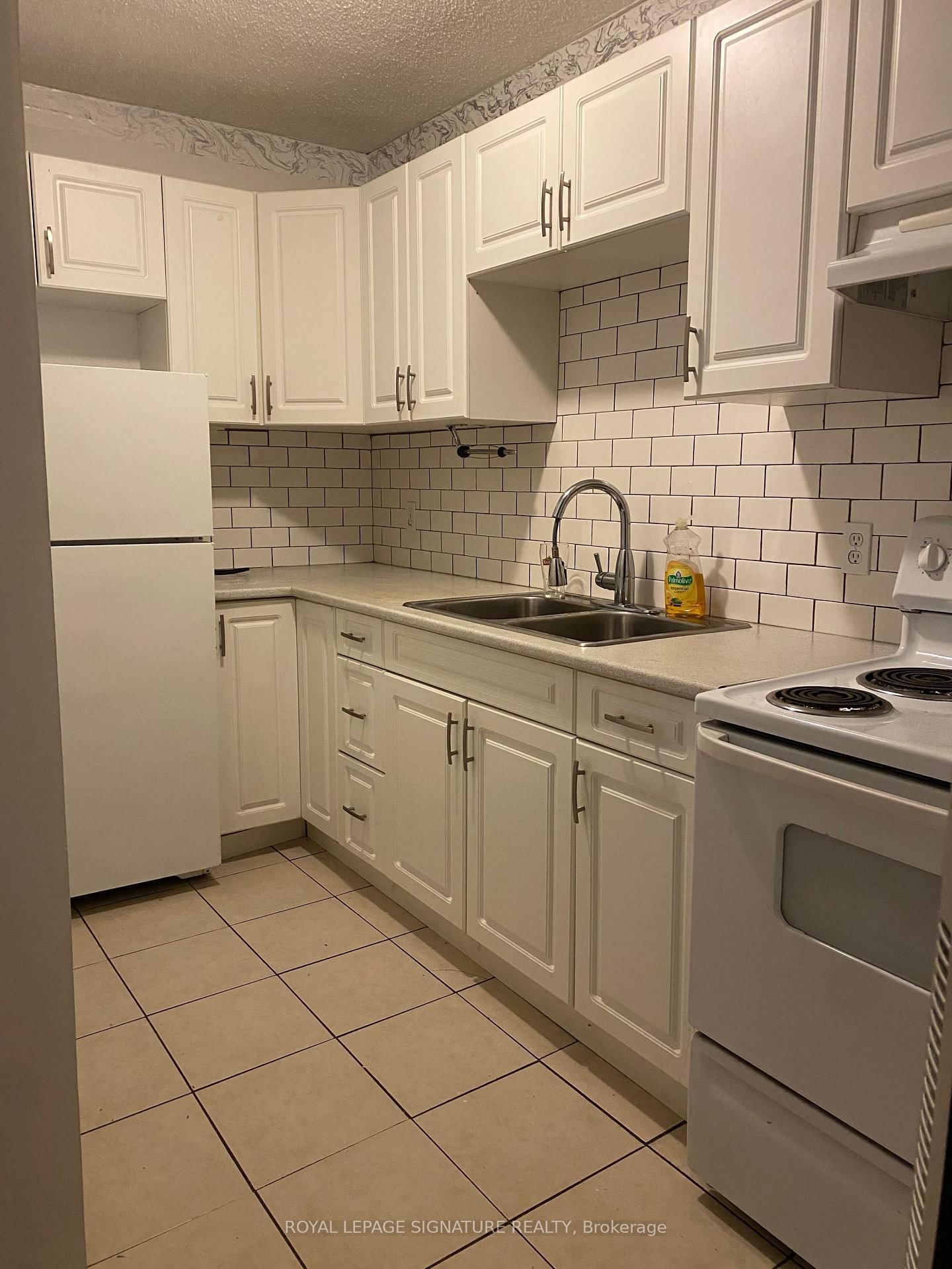 3-2 London Street, Toronto, ON, photo 4