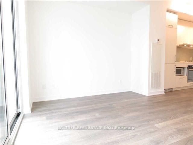 2016-87 Peter Street, Toronto, ON, photo 2