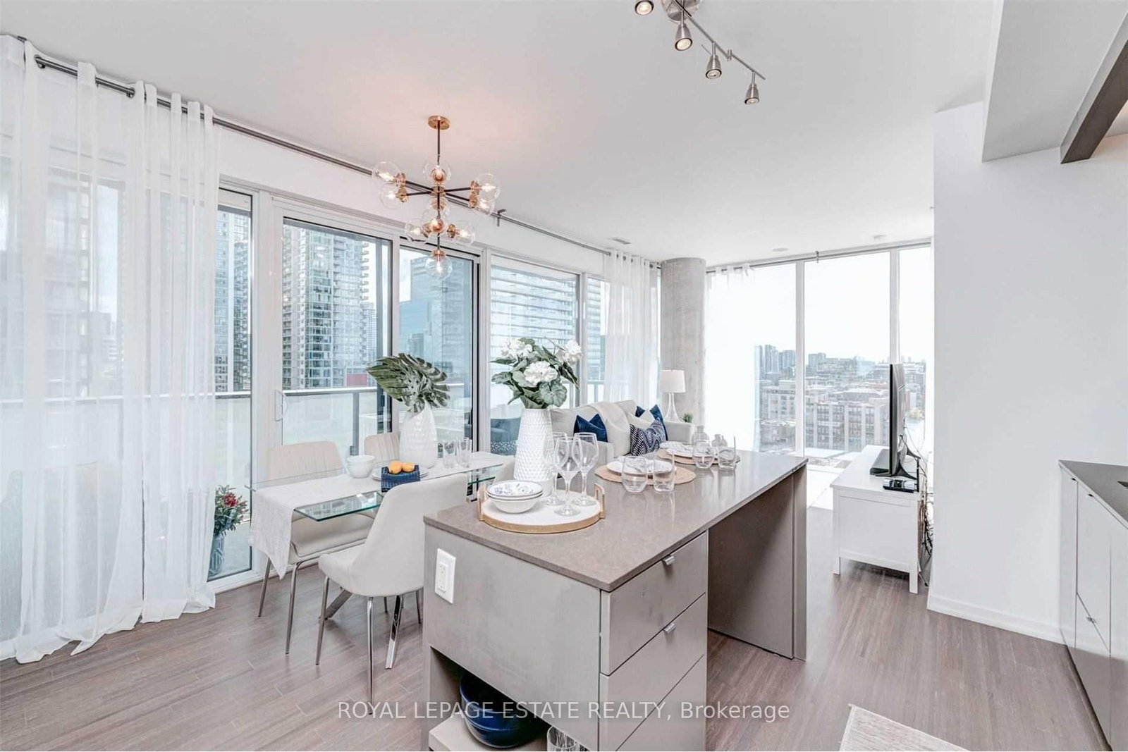 1709-101 Peter Street, Toronto, ON, photo 4