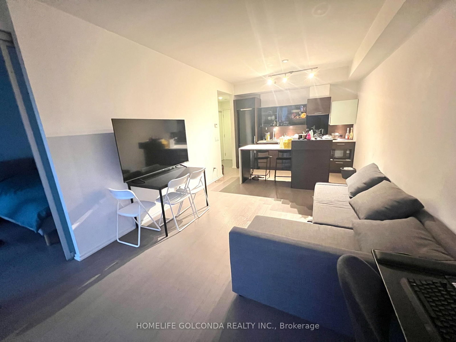 1005-75 St Nicholas Street, Toronto, ON