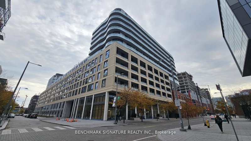 701 - 425 Front Street E