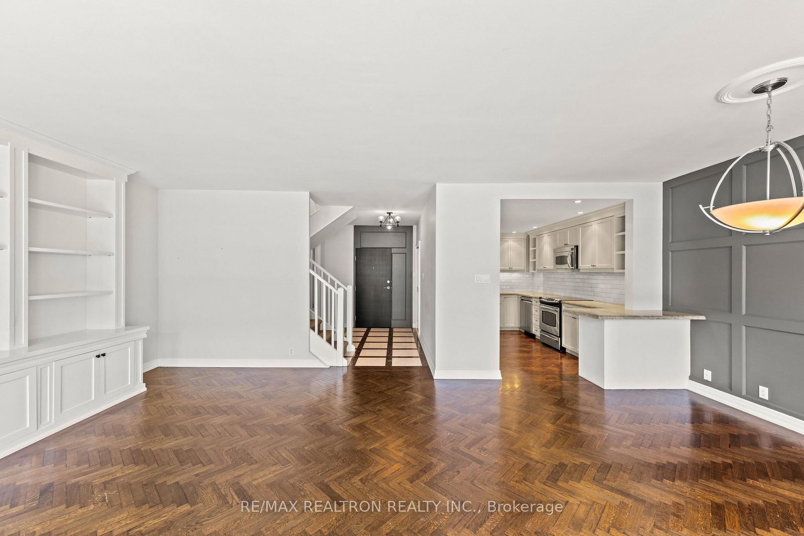 55A Avenue Road • #412 • Toronto, ON photo 11