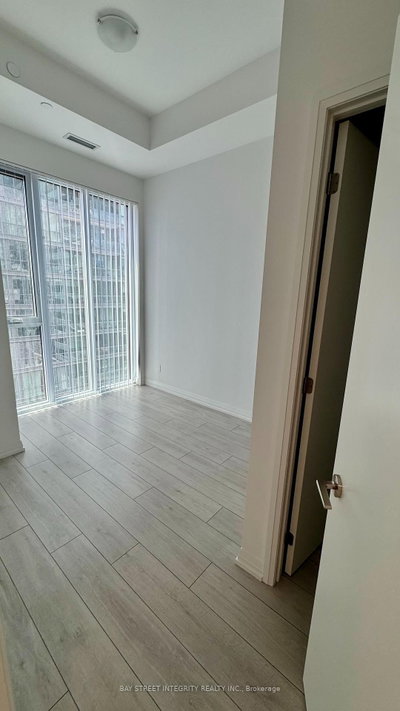 Unit 1219 — 400 King Street W — photo 5