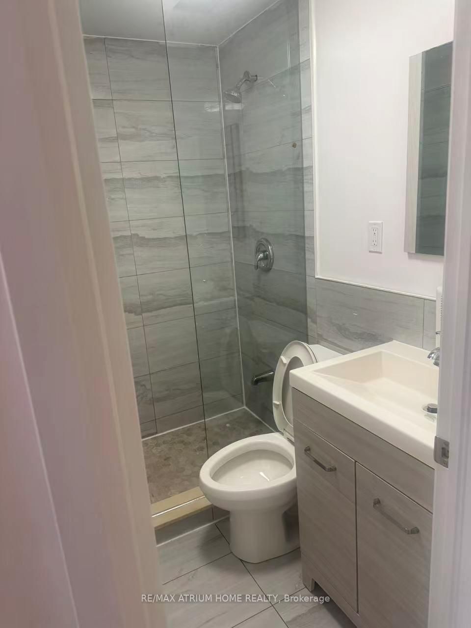 201 - 410 Spadina Avenue 2