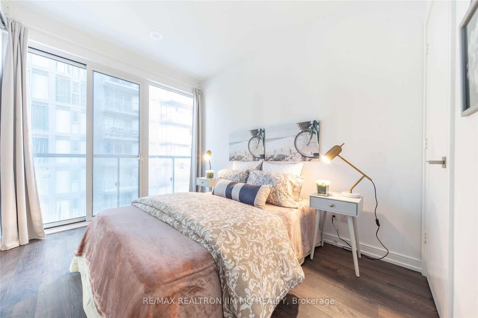 28 E Wellesley Street • #706 • Toronto, ON photo 13