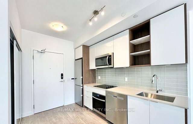 616 - 543 Richmond Street W