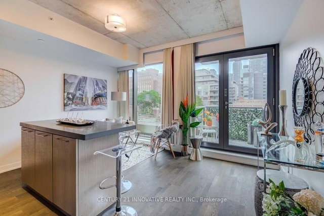 408 - 560 King Street W