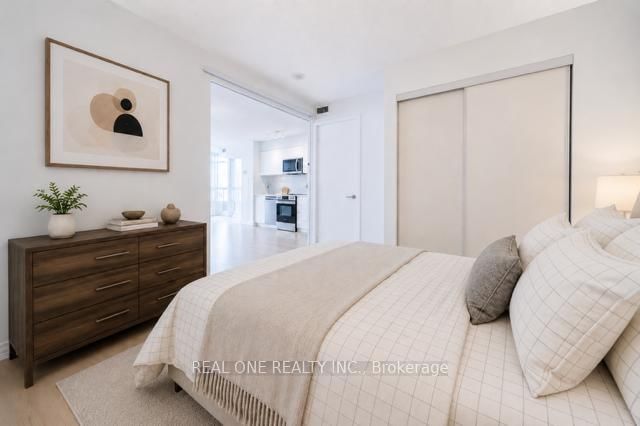 10 Capreol Court • #727 • Toronto, ON photo 21