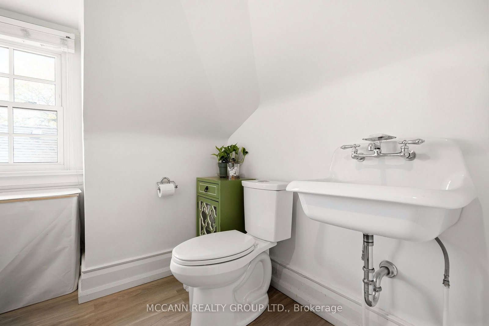 1396 Mount Pleasant Road • Toronto, ON photo 26