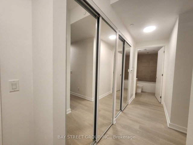 605 - 100 Queen Street E