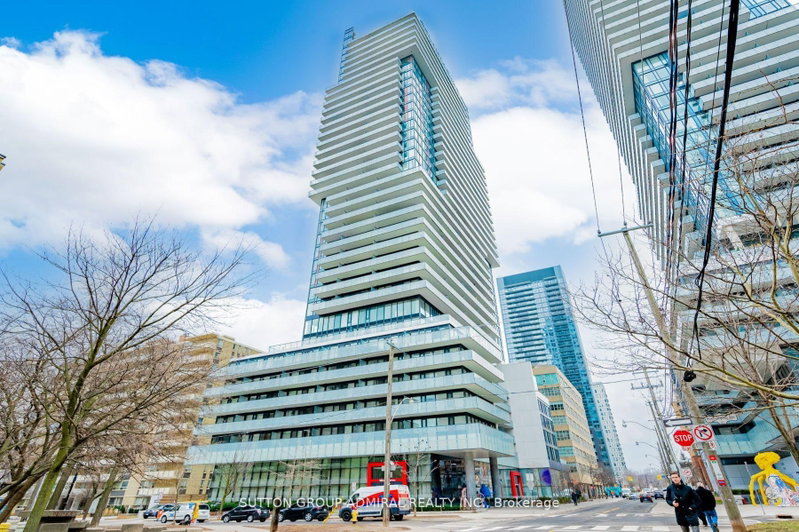 home for lease on 2207-185 Roehampton Avenue