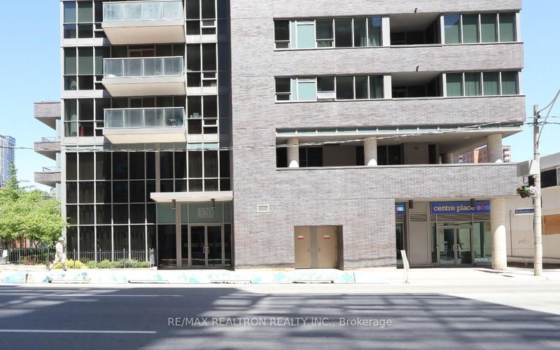 1020 - 320 Richmond Street E