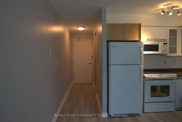 329 - 600 Fleet Street E