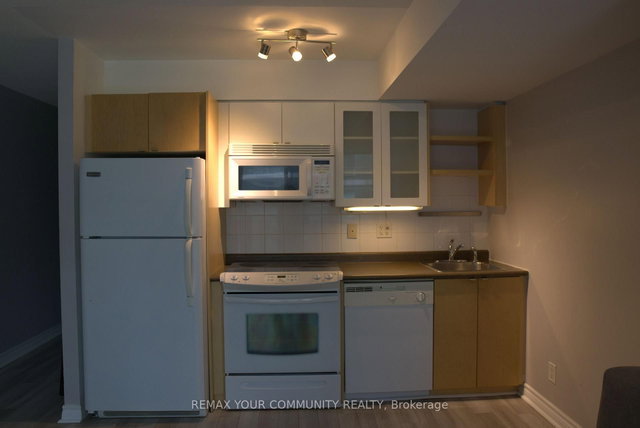 329 - 600 Fleet Street E