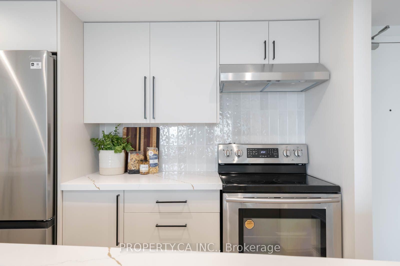 77 Harbour Square • #1111 • Toronto, ON photo 6