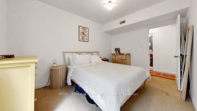 29 Winchester Street • Toronto, ON photo 10