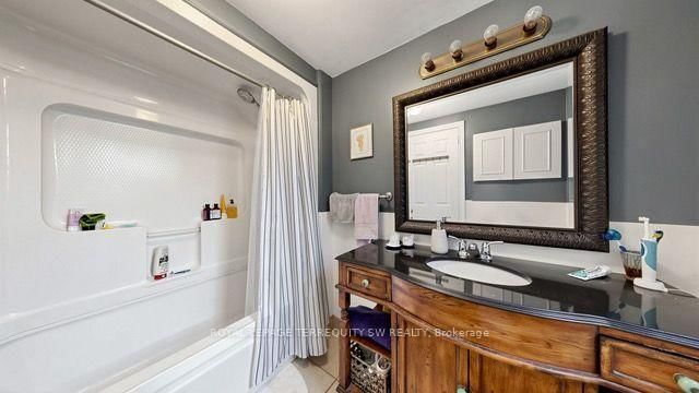 29 Winchester Street • Toronto, ON photo 11