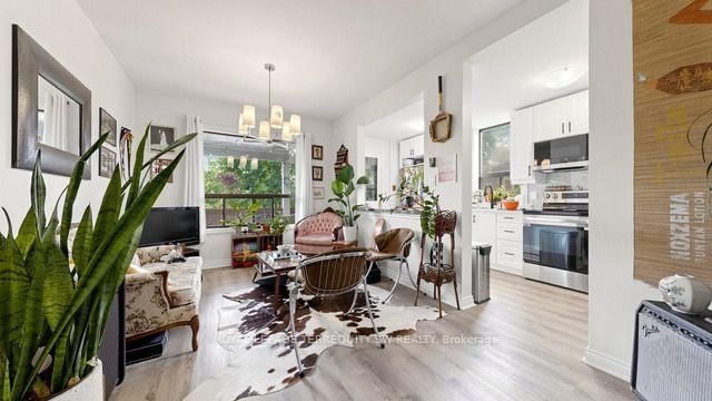 29 Winchester Street • Toronto, ON photo 17