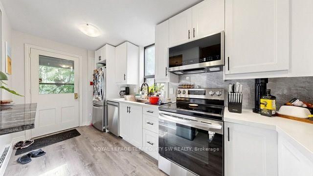 29 Winchester Street • Toronto, ON photo 18