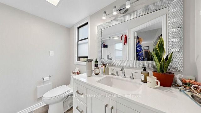 29 Winchester Street • Toronto, ON photo 21