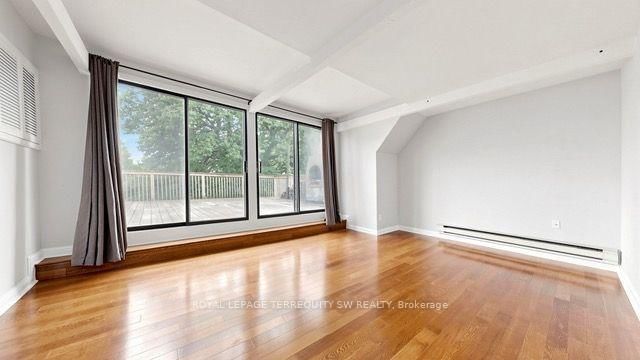 29 Winchester Street • Toronto, ON photo 23