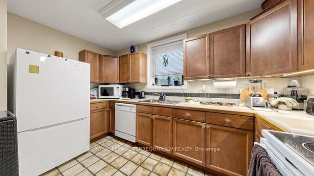 29 Winchester Street • Toronto, ON photo 37