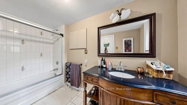 29 Winchester Street • Toronto, ON photo 44