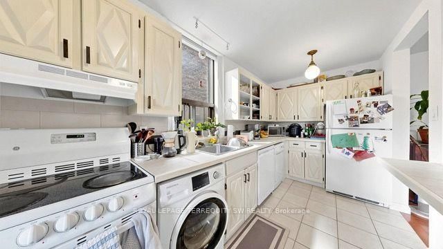 29 Winchester Street • Toronto, ON photo 8