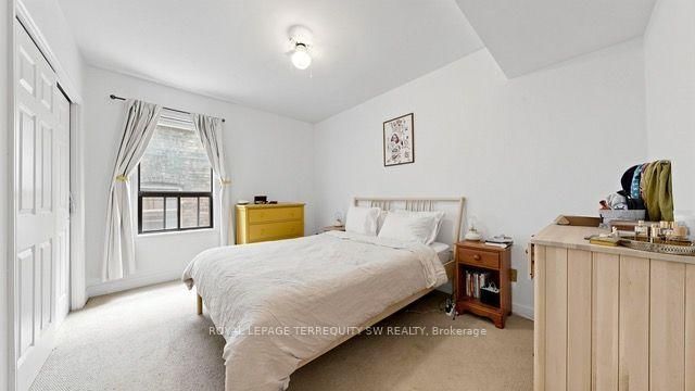29 Winchester Street • Toronto, ON photo 9