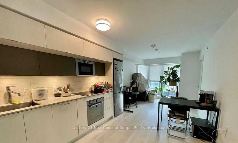 home for lease on 1121-585 Bloor Street