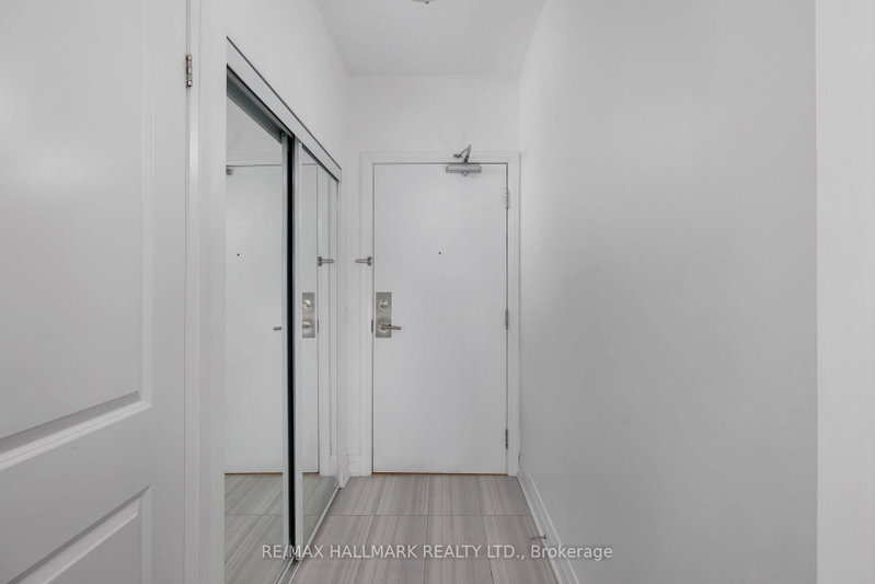 530 St Clair Ave W photo 5