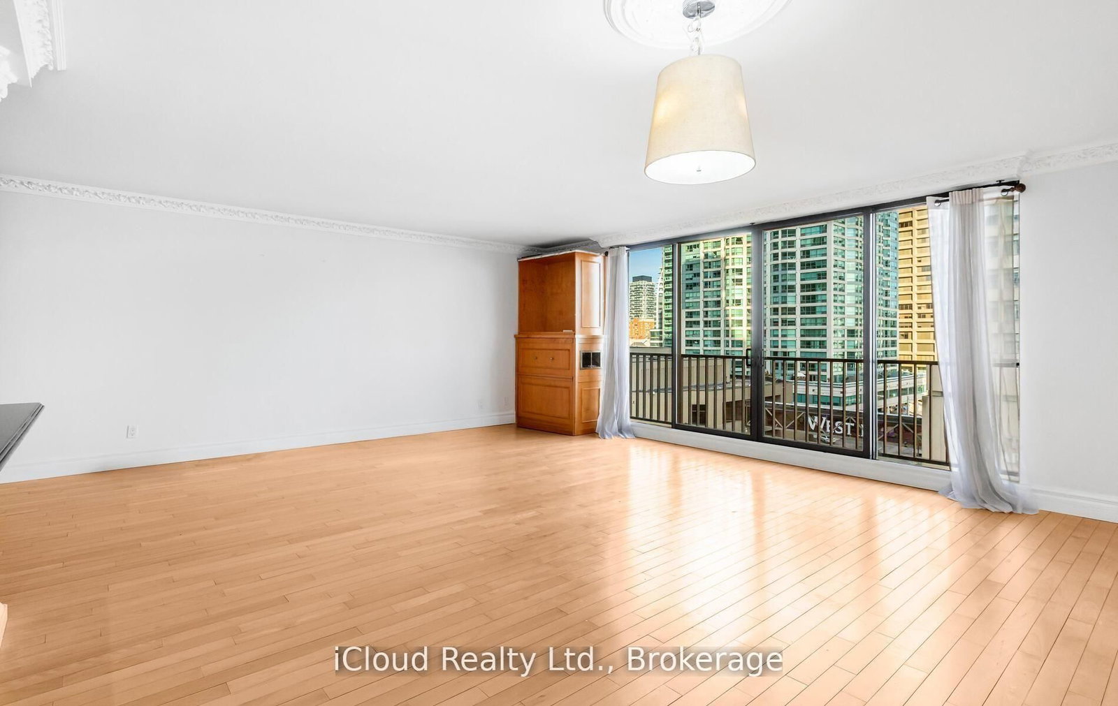 33 Harbour Square • #837 • Toronto, ON photo 10