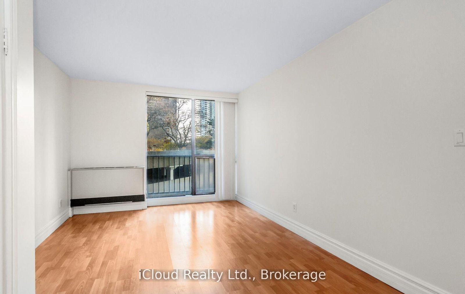 33 Harbour Square • #837 • Toronto, ON photo 22