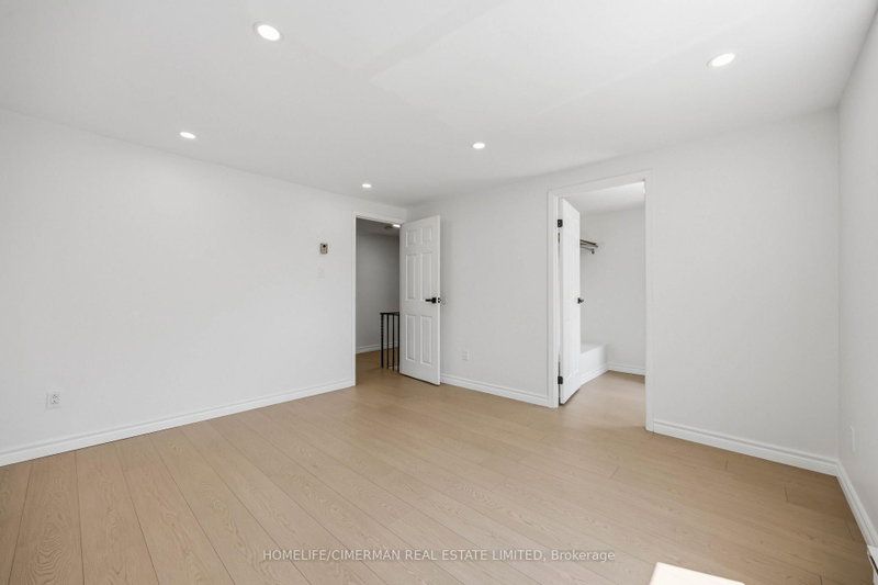 142 Thorny Vineway Toronto,ON M2J 4J6 — Photo 12