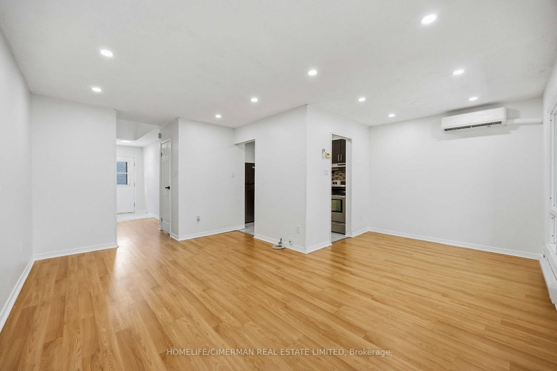 142 Thorny Vineway Toronto,ON M2J 4J6 — Photo 6