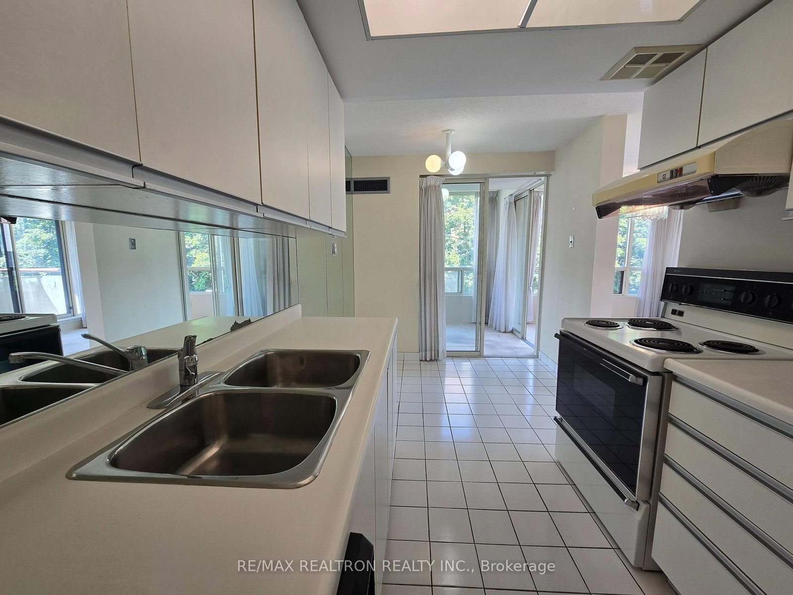 5785 Yonge Street • #403 • Toronto, ON photo 10