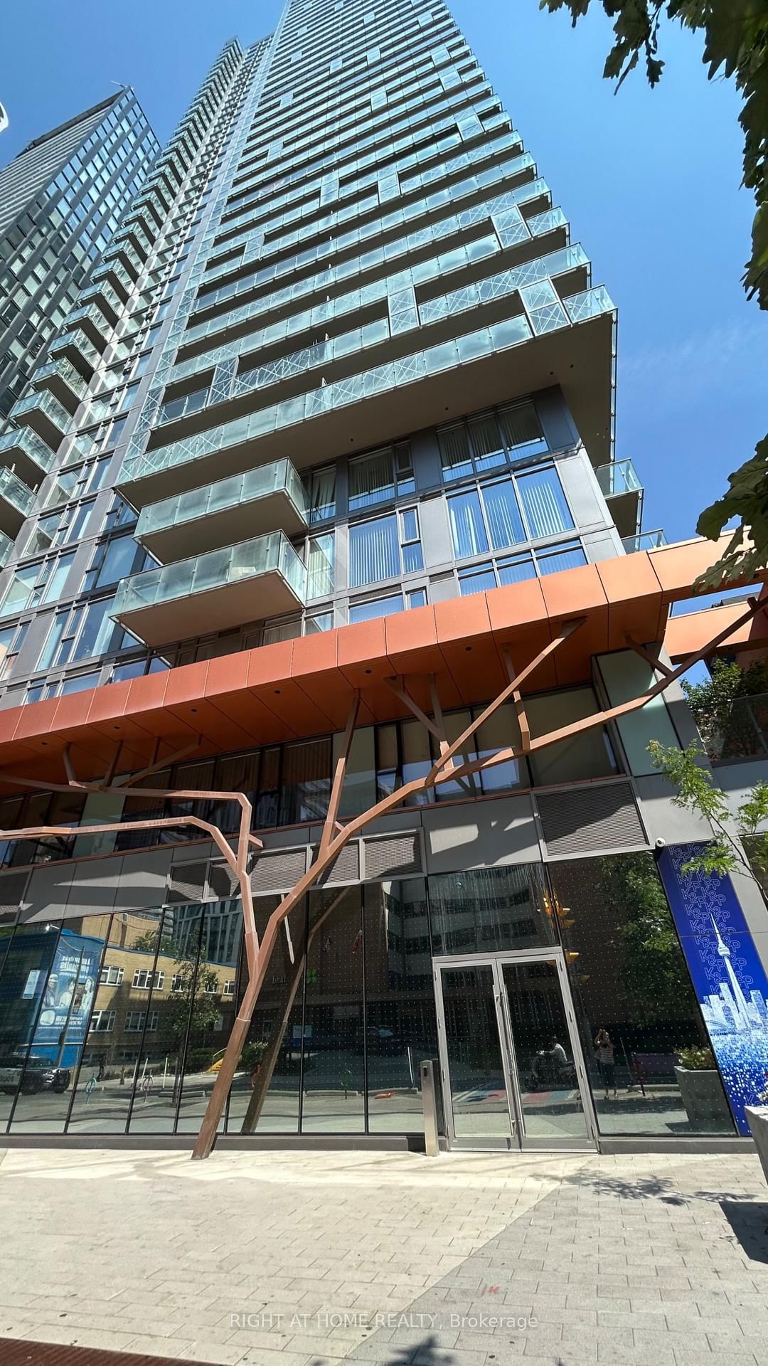 1906-50 Wellesley Street, Toronto, ON