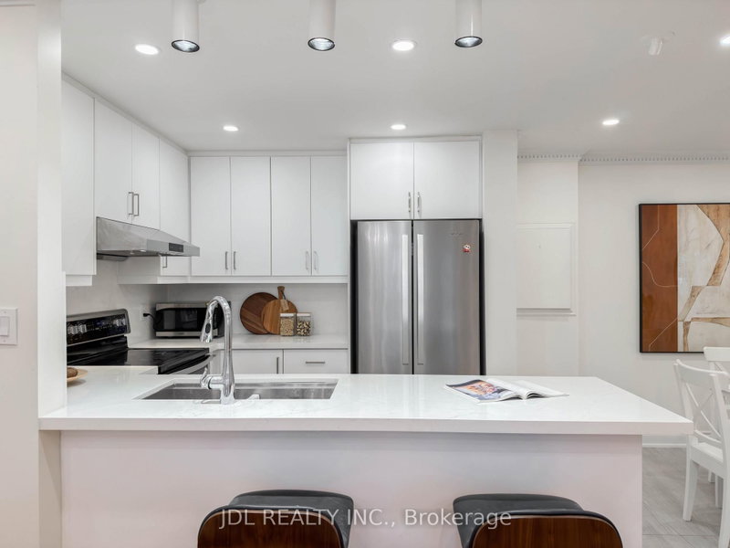 C17 - 108 Finch Avenue W