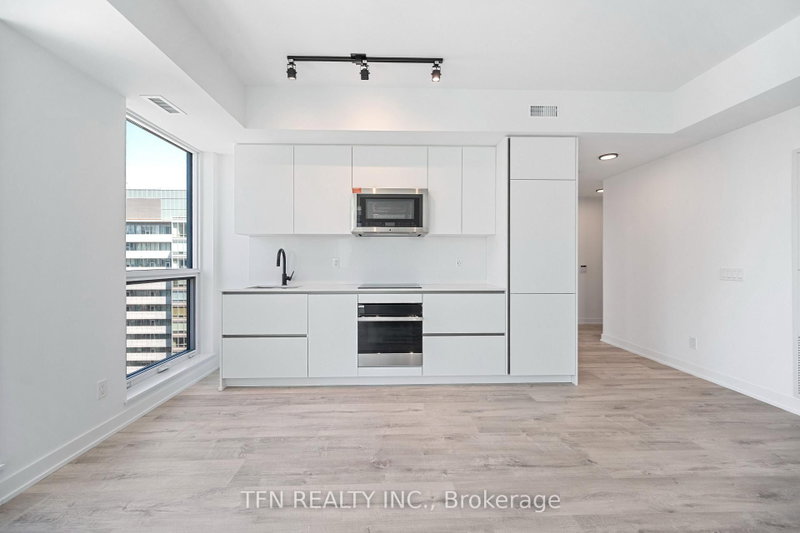 4505 - 327 King Street W