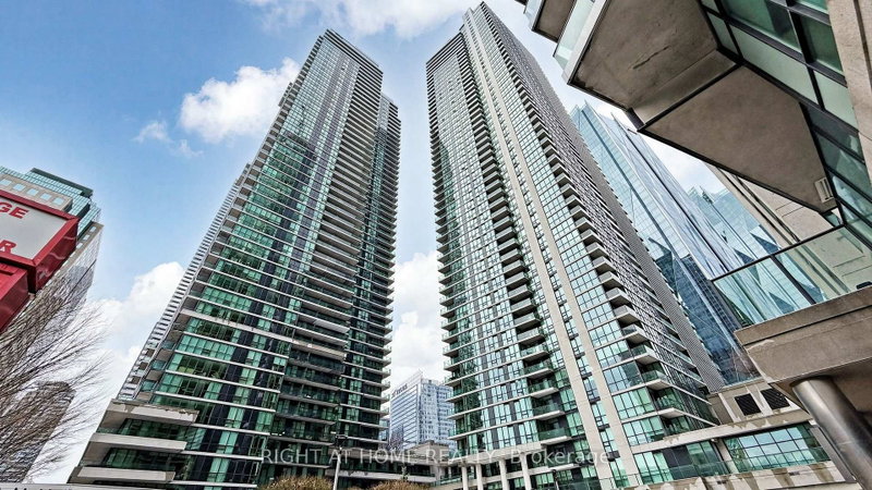 609 - 33 Bay Street