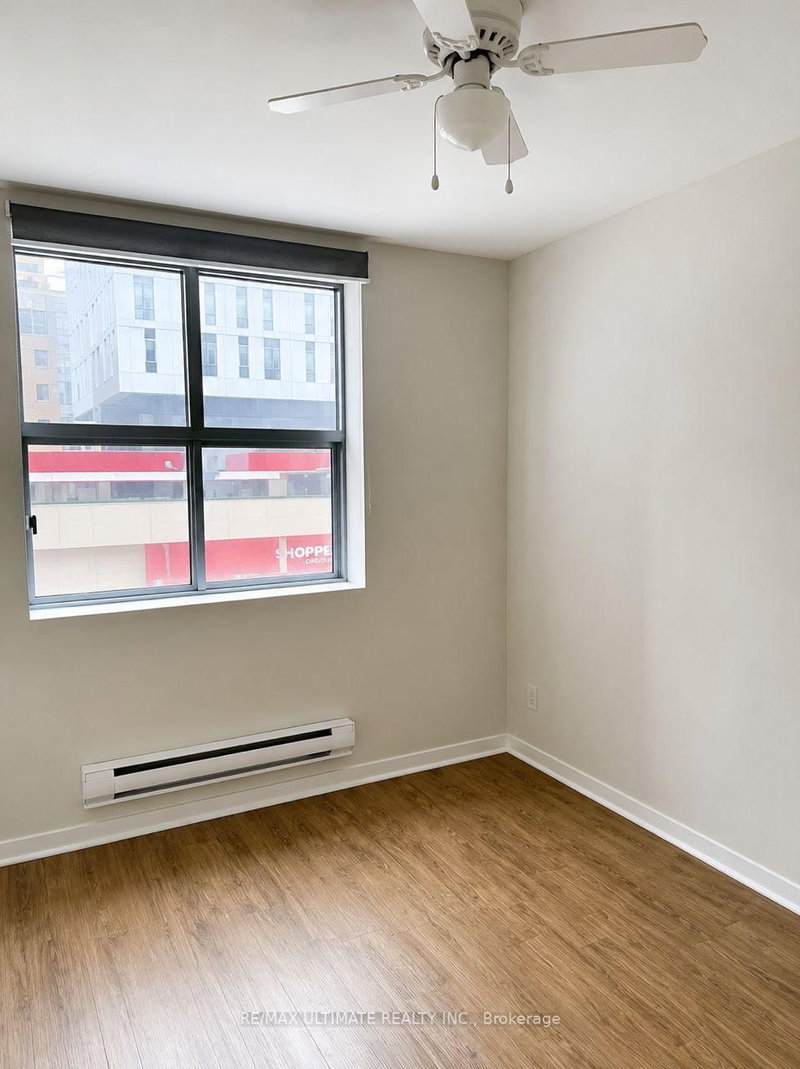 204 - 126 Dundas East Street E