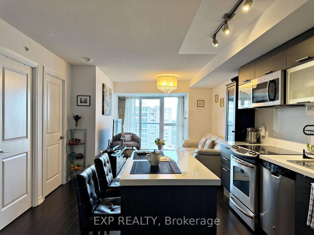 2705 - 386 Yonge Street