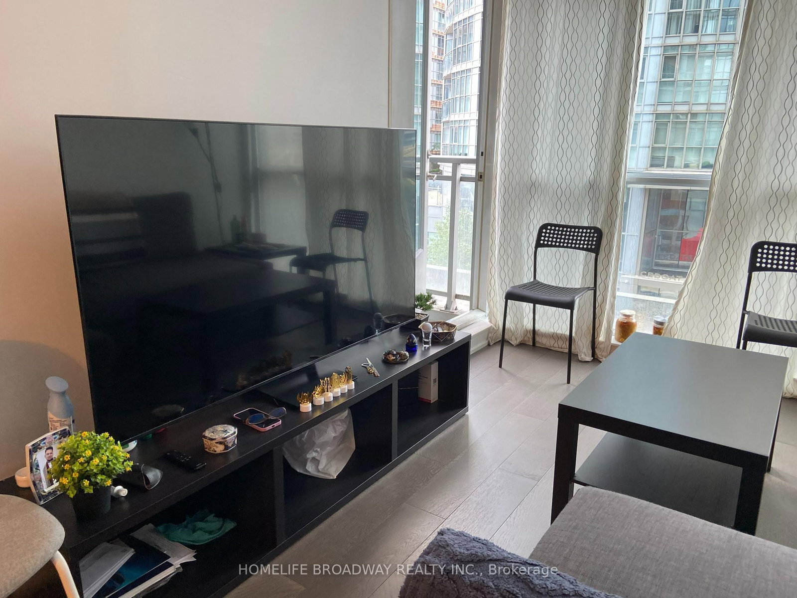 338-15 Iceboat Terrace, Toronto, ON, photo 3