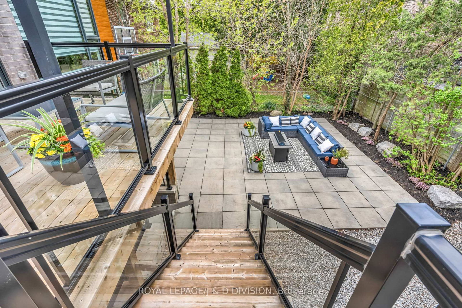 414 Glengarry Avenue • Toronto, ON photo 45
