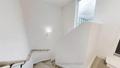 Unit 20 — 75 Curlew Drive — more photos