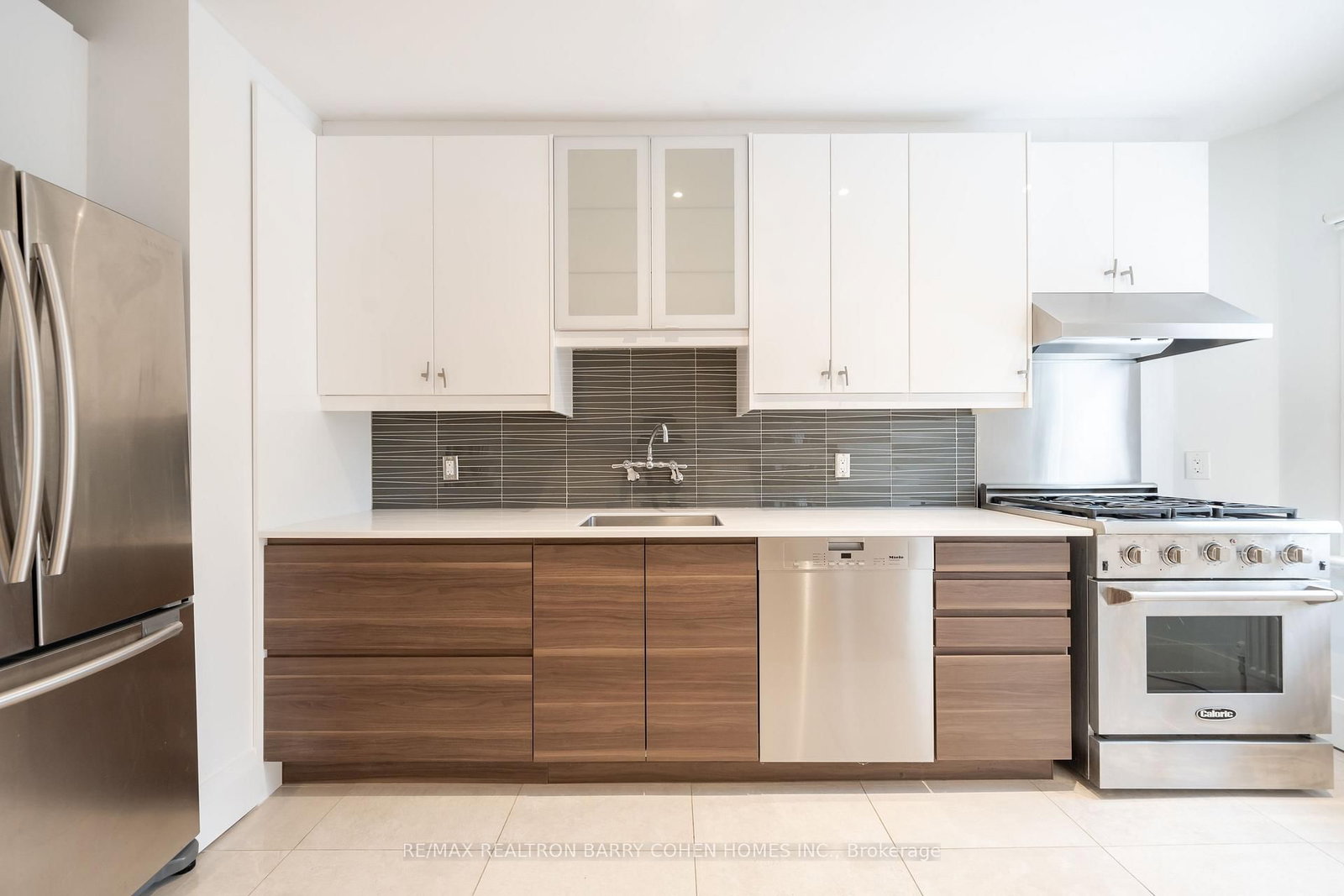 Main-107 Chatsworth Drive, Toronto, ON, photo 3